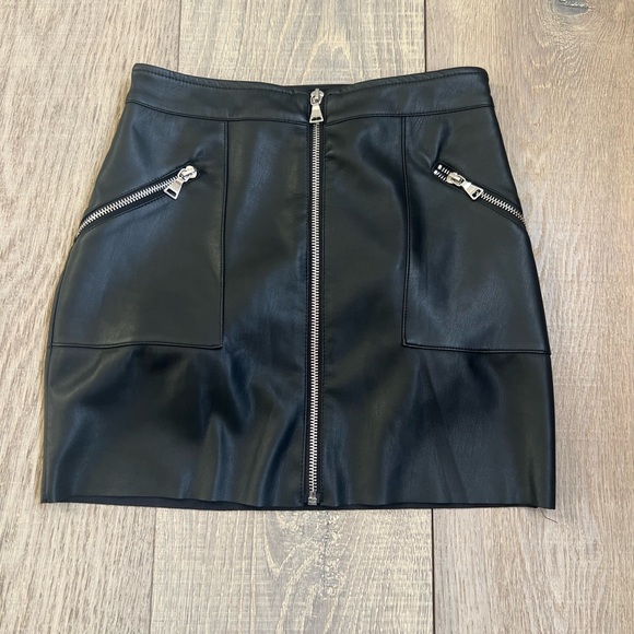 Express, Leather Mini Skirt, Size 00 - Picture 1 of 5